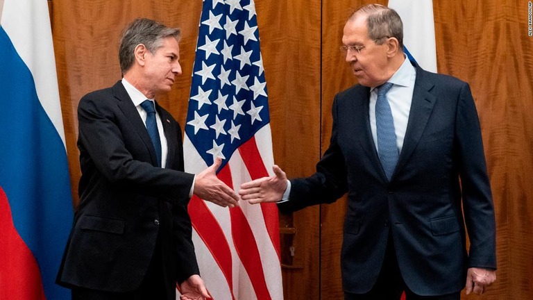 ブリンケン米国務長官（左）とロシアのラブロフ外相がジュネーブで会談した/Alex Brandon/AP