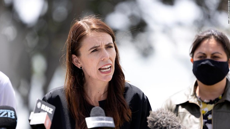 ニュージーランドのアーダーン首相は新型コロナウイルスの感染状況を受け、夏に予定していた自身の結婚式を中止すると明らかにした/Andy Jackson/Getty Images