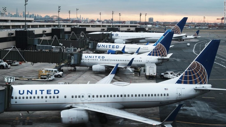 イスラエルへ向かっていたユナイテッド航空機が乗客の問題行動で米空港へ引き返した/Spencer Platt/Getty Images