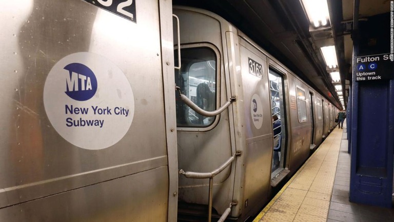 ６２歳男性が線路に突き落とされ軽症、地下鉄で相次ぐ被害　米ＮＹ市