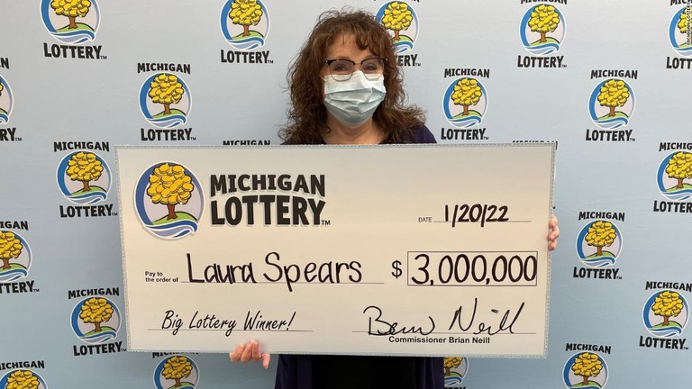 ３００万ドル（約３億４０００万円）の宝くじに当選したローラ・スピアーズさん/Michigan Lottery