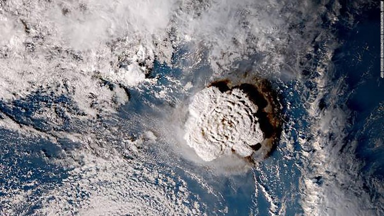 人工衛星がとらえた海底火山「フンガトンガ・フンガハーパイ」の噴火の様子/JMA Himawari satellite/Japan Meteorological Agency