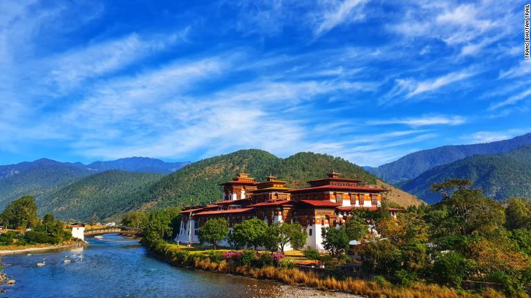 横断路は３月にワンチュク国王が公式に再オープンする予定/Trans Bhutan Trail