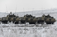 ウクライナ国境付近のロシア軍、直近２４時間でさらに増強　米国防総省