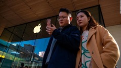 米アップル、世界と中国のスマートフォン市場で首位奪還