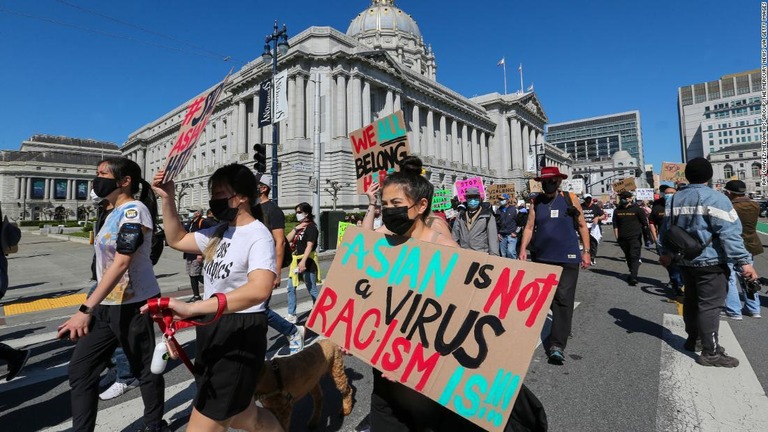アジア系住民への憎悪に反対するデモ＝２０２１年３月２７日、サンフランシスコ/Ray Chavez/MediaNews Group/The Mercury News via Getty Images