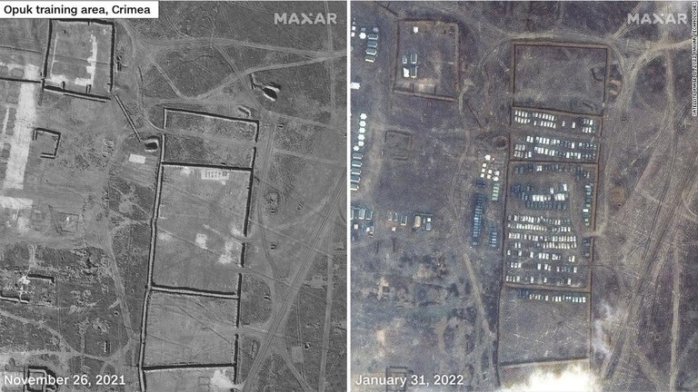 衛星写真の比較。ロシアの軍備増強が進んでいることがうかがえる/Satellite image ©️2022 Maxar Technologies