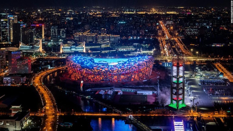 北京で４日夜、冬季五輪の開会式が開かれる/Kevin Frayer/Getty Images