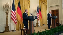 ドイツ首相、バイデン氏と足並み揃わず　ロシアとのパイプライン閉鎖で