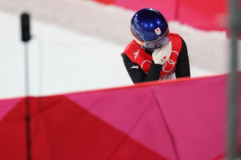 高梨沙羅選手はジャンプ混合団体でスーツの規定違反で失格となった/Yutaka/Aflo/Reuters