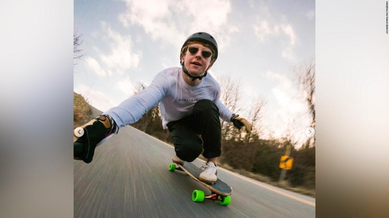 スケートボーダーのジョシュ・ニューマン氏が航空機墜落事故で亡くなった/joshneuman/Instagram