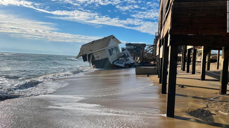 住宅の崩壊は海面上昇が原因とみられている/Cape Hatteras National Seashore/NPS