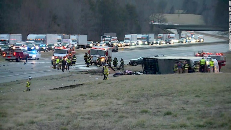 米国の高速道路で小型機が大型トラックの後部に衝突し、パイロットが死亡した/Jonathan Perugia/In Pictures/In Pictures via Getty Images