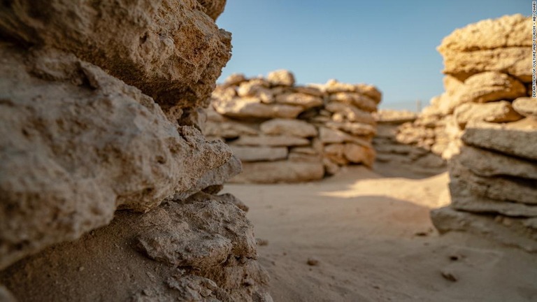 建造物はアブダビの考古学者が見つけた/Department of Culture and Tourism - Abu Dhabi