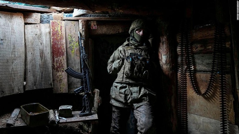 米当局は、ロシア軍にウクライナ侵攻の命令が出されたとの情報を把握しているという/Evgeniy Maloletka/AP