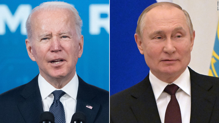 米国のバイデン大統領（左）とロシアのプーチン大統領。ホワイトハウスによれば、バイデン氏はロシアがウクライナを侵攻しないことを条件に、プーチン氏との会談に原則合意した/Getty Images