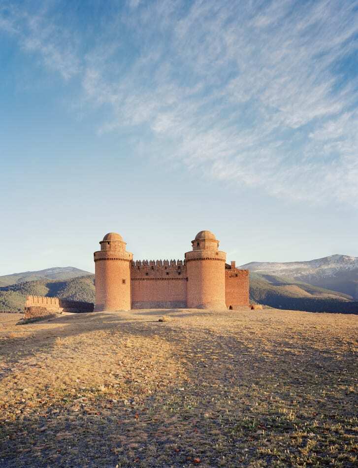 １６世紀のルネサンス期に建てられたスペインのラ・カラオラ城/Frédéric Chaubin/Courtesy of TASCHEN