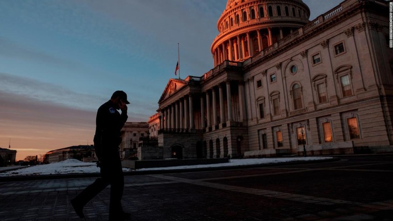 米連邦議会でのマスク着用義務が２８日以降、解除される/Anna Moneymaker/Getty Images 