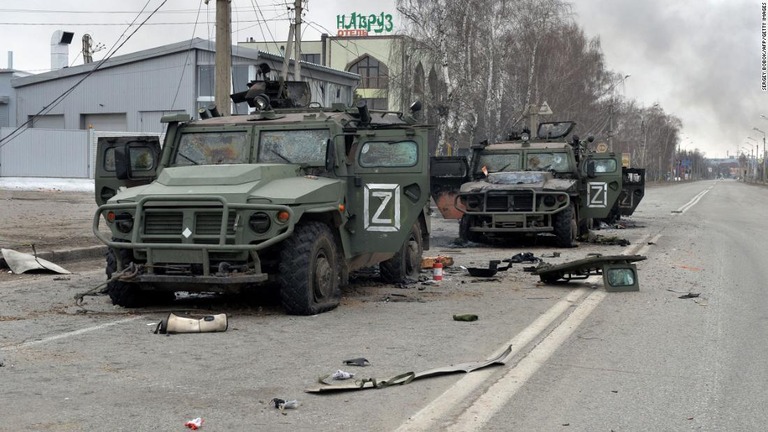 ハリコフでの戦闘で損壊したロシア軍の軍用車両/Sergey Bobok/AFP/Getty Images