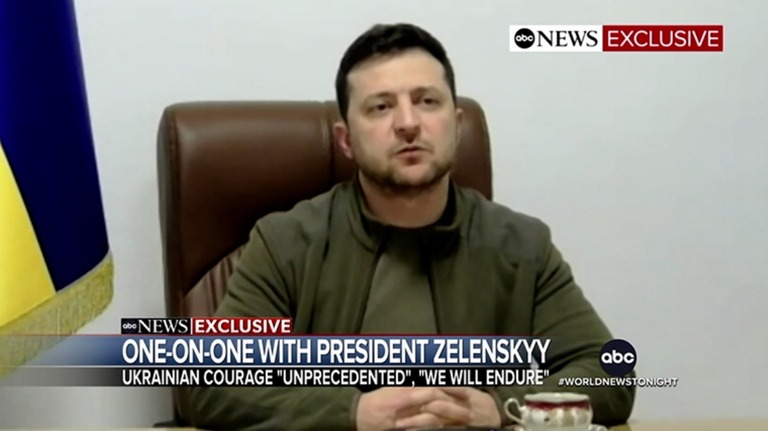 米メディアのインタビューに答えるウクライナのゼレンスキー大統領/ABC World News Tonight
