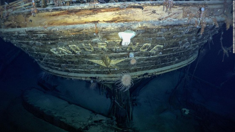 「エンデュアランス号」の名が入った船体。保存状態は極めて良好だという/Falklands Maritime Heritage Trust and National Geographic