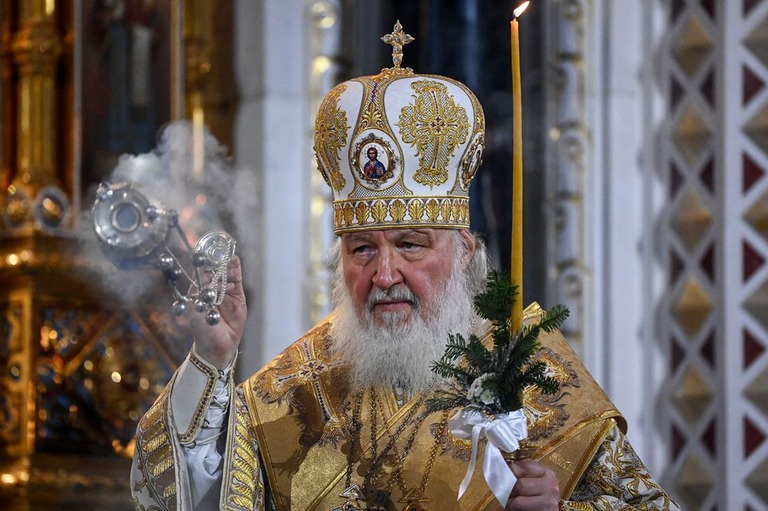 モスクワの大聖堂でクリスマスのミサを行うロシア正教会のキリル総主教/Kirill Kudryavtsey/AFP/Getty Images