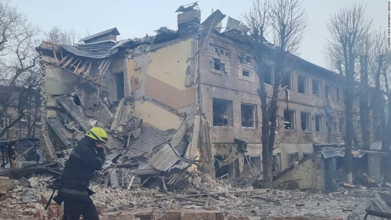 ロシア軍の空爆により、ウクライナ中部ドニプロなどでも深刻な被害が出た/State Emergency Service of Ukraine