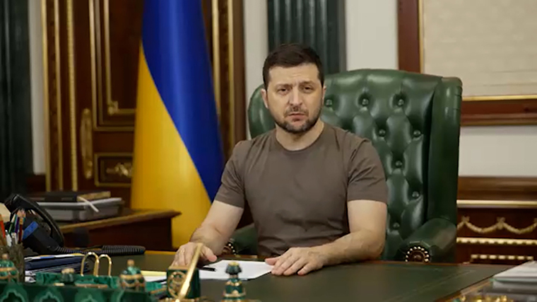 テレグラムにビデオメッセージをアップロードし、ロシア軍の兵士らに向かって直接呼びかけを行ったウクライナのゼレンスキー大統領/Ukraine Government
