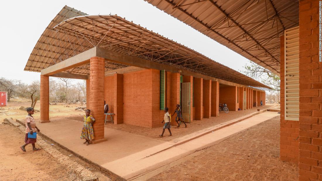 ブルキナファソ・ラオンゴに建設中の文化プロジェクト「オペラ村」/courtesy Francis Kere/Pritzker Architecture Prize