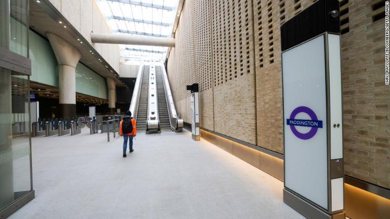 パディントンの新駅は既存の駅の下に設けられた/Chris Ratcliffe/Bloomberg/Getty Images