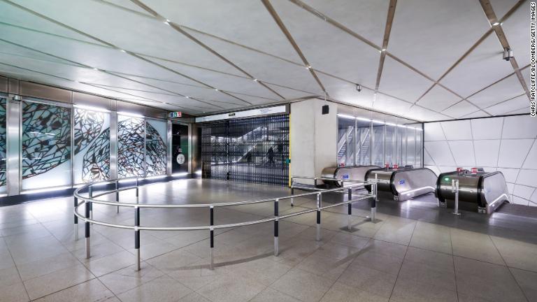 大きく改修されたファーリンドン駅/Chris Ratcliffe/Bloomberg/Getty Images