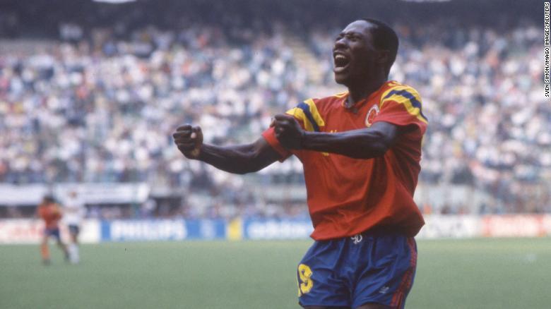 １９９０年のＷ杯で西ドイツ相手に同点ゴールを決め喜ぶリンコンさん/Sven Simon/Imago Images/Reuters