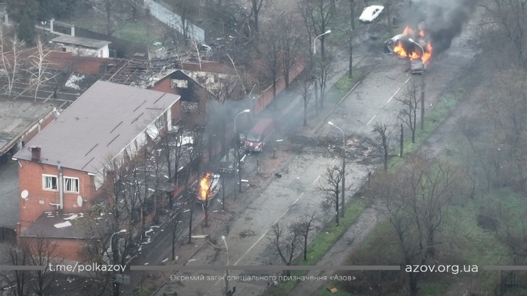 ウクライナ軍がロシア軍の車列を襲撃する様子を捉えた画像/Azov Battalion