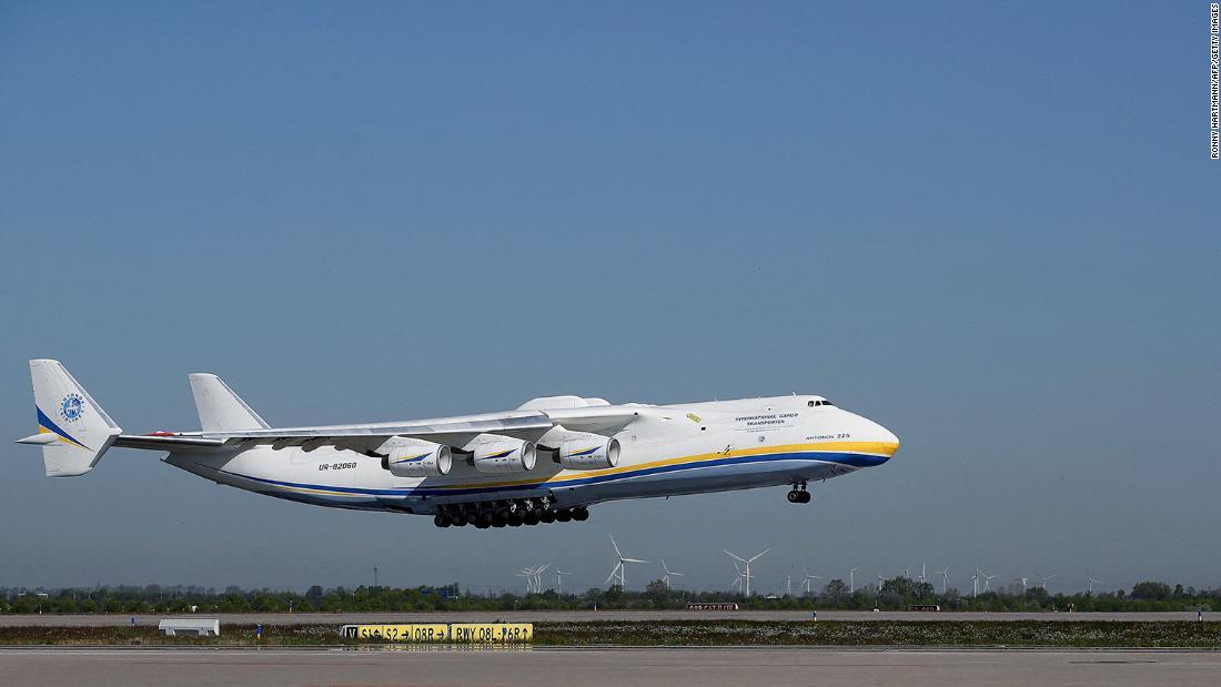 An225はさまざまな飛行記録を打ち立てた/Ronny Hartmann/AFP/Getty Images