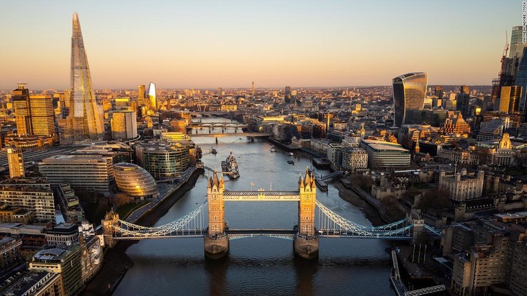高リスクの「レベル３」に分類されている英国・ロンドンのテムズ川上空からの景色/Wayne H/Adobe Stock