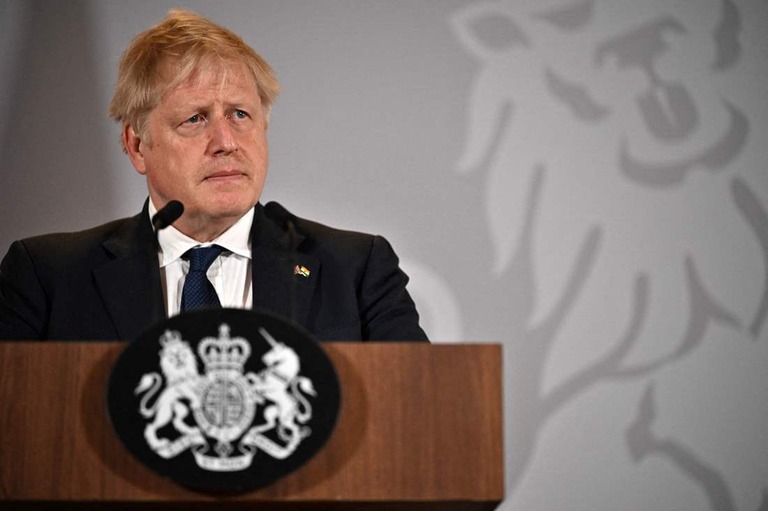 印ニューデリーでの記者会見に臨む英国のジョンソン首相/Ben Stansall/AFP/Getty Images