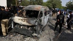 車爆発で中国人教師ら４人が死亡　パキスタン南部カラチ