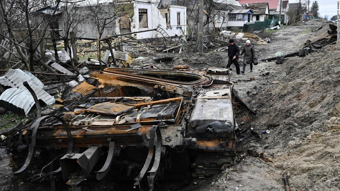 ウクライナ侵攻で何台のロシア軍戦車が破壊されたのか、正確な数は判然としない/Genya Savilov/AFP/Getty Images