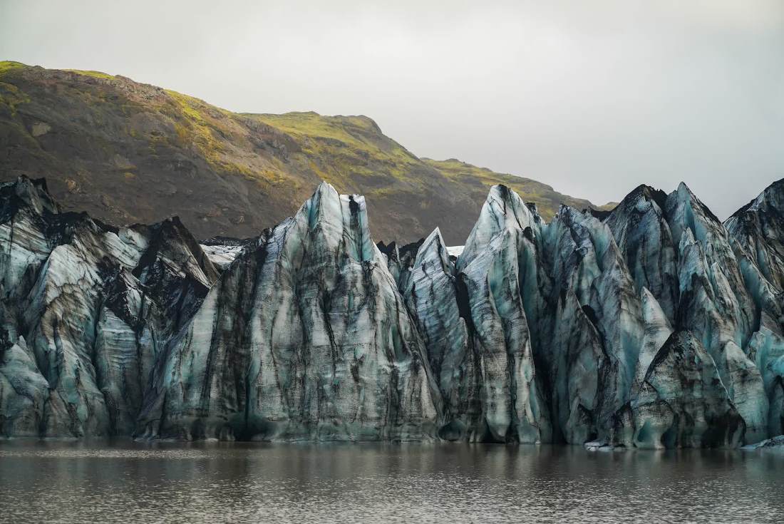 アイスランド南部海岸のソウルヘイマ氷河先端/Temujin Doran/CNN