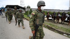 エクアドル北部の刑務所で暴動、死者４３人
