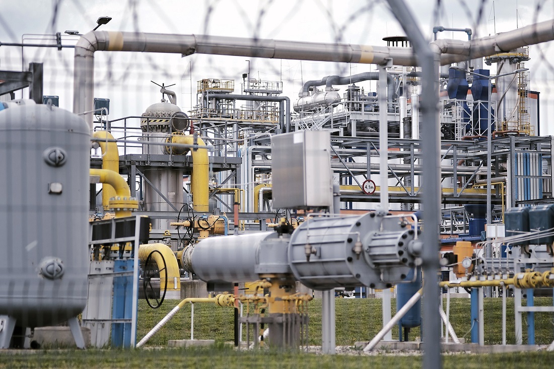 地下ガス貯蔵施設の配管＝４月２７日、ポーランド南西部ビエシュホビツェ/Bartek Sadowski/Bloomberg/Getty Images