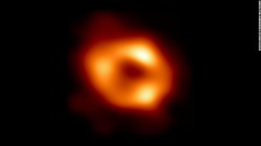 天の川銀河の中心に巨大ブラックホール、初めて画像で捉える