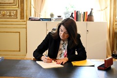 スウェーデン外相、ＮＡＴＯ加盟申請書に署名