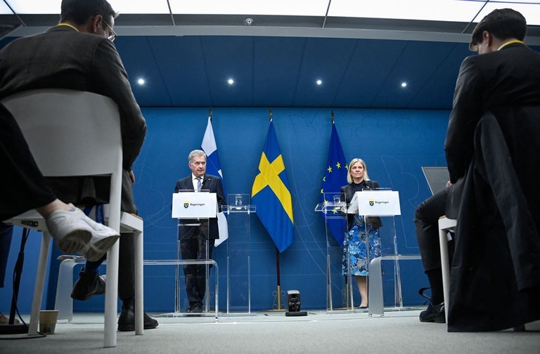 ＮＡＴＯ加盟を表明したスウェーデン、フィンランド両国の首脳がバイデン氏と会談する/Anders Wikilund/ TT News Agency /AFP/Getty Images