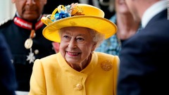 ロンドンの地下鉄「エリザベス線」一部開通、女王が式典に姿見せる