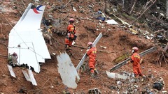中国東方航空機墜落、意図的な操作の可能性　米紙報道