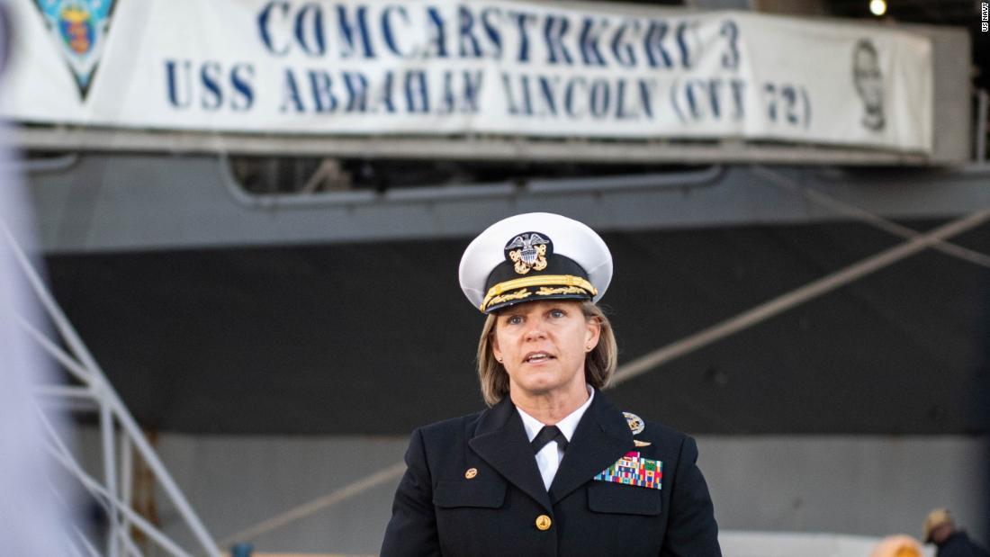 米空母初の女性艦長が振り返るキャリア、艦長就任が可能だとは知らず