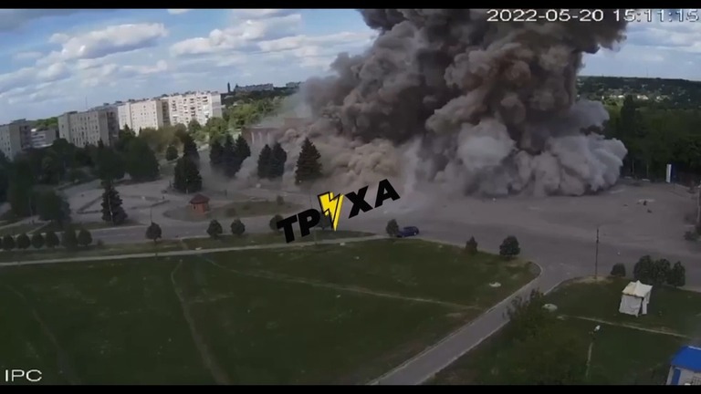 ハルキウ州にある文化センターがロシアのミサイルで破壊されたとする動画が公開された/Ukrainian community channel/Telegram