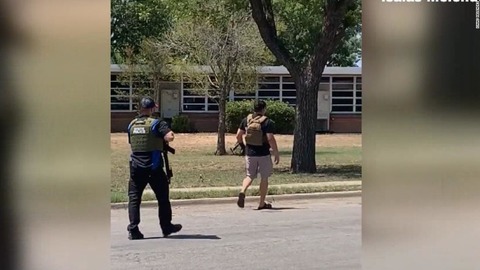 米テキサス州の小学校で銃撃事件、死者