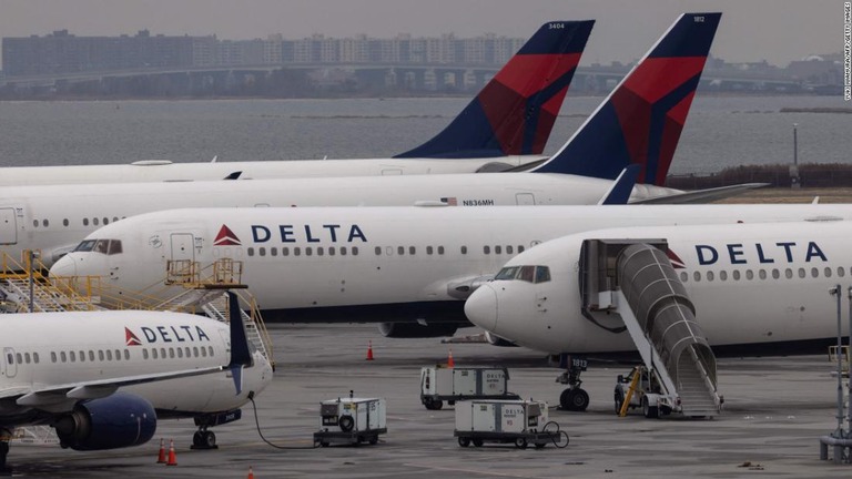 米デルタ航空が今夏の運航スケジュールから１日あたり約１００便を削減すると発表